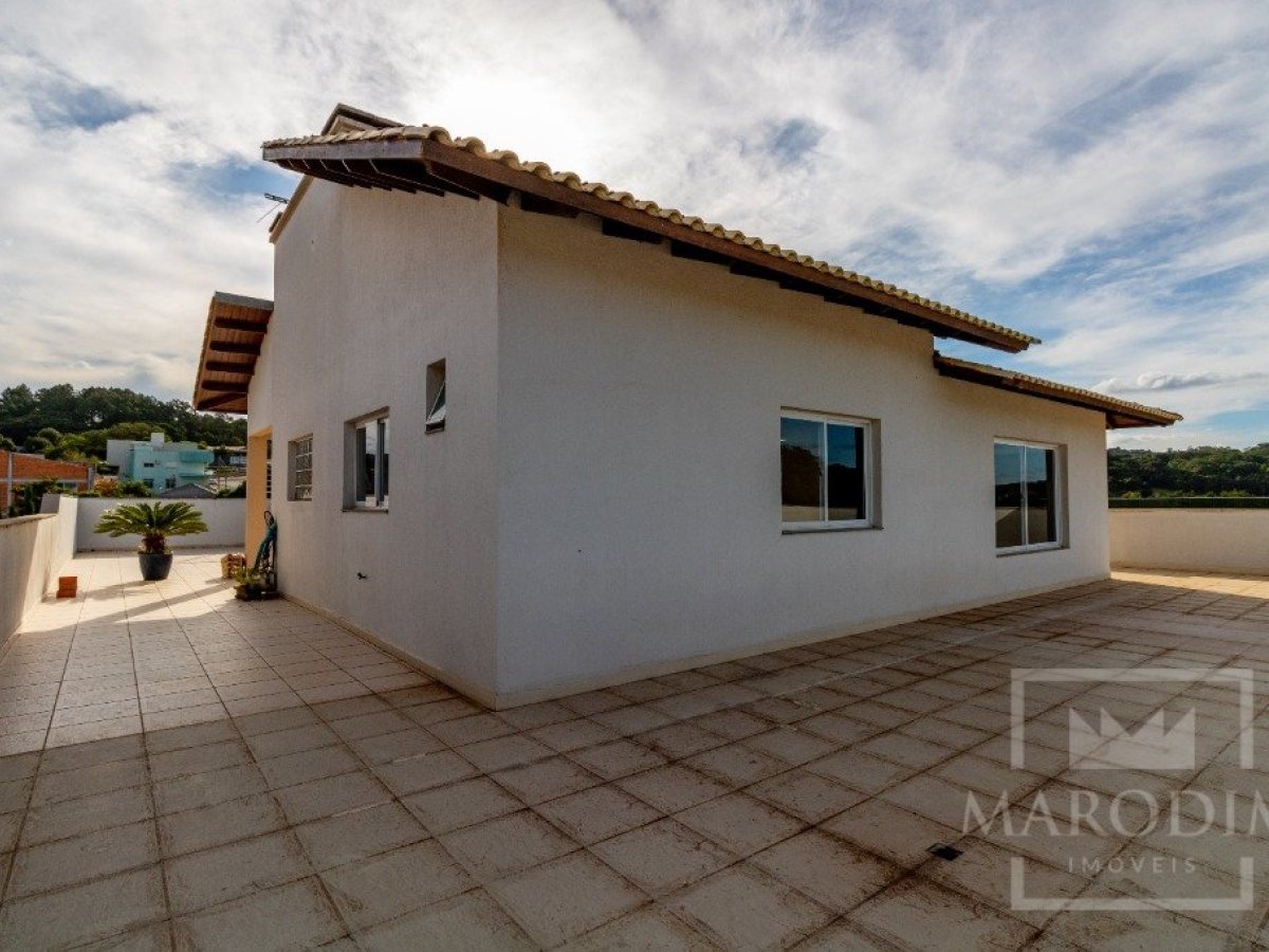Cobertura com 540m², 3 dormitórios, Sim suíte, 4 vagas, no bairro Loteamento Girardi em Marau
