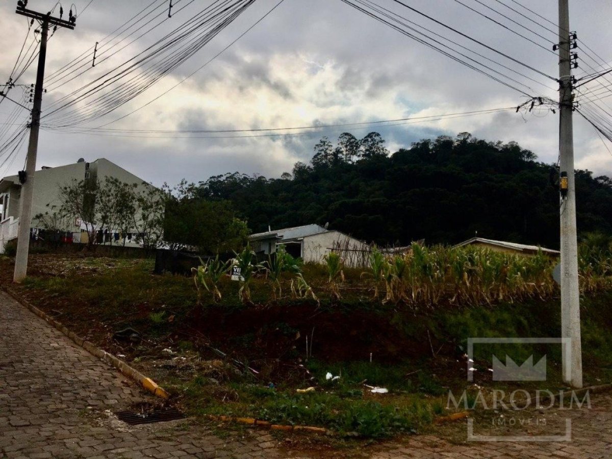 Terreno com 393m², Nao suíte, no bairro Loteamento Girardi em Marau