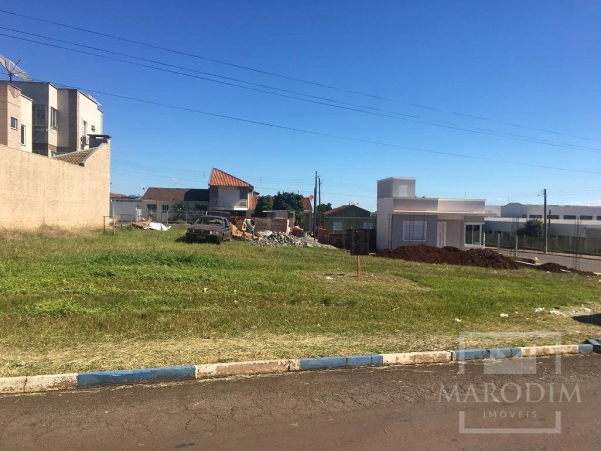 Terreno com 358m², Nao suíte, no bairro Frei Adelar em Marau