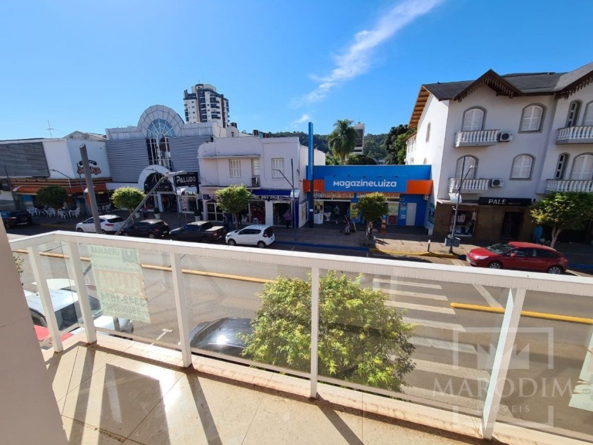 Salas/Conjuntos com 120m², Nao suíte, no bairro Centro em Marau