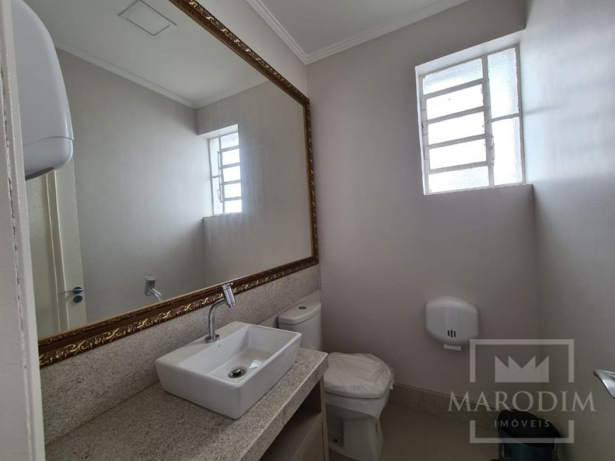 Salas/Conjuntos com 120m², Nao suíte, no bairro Centro em Marau