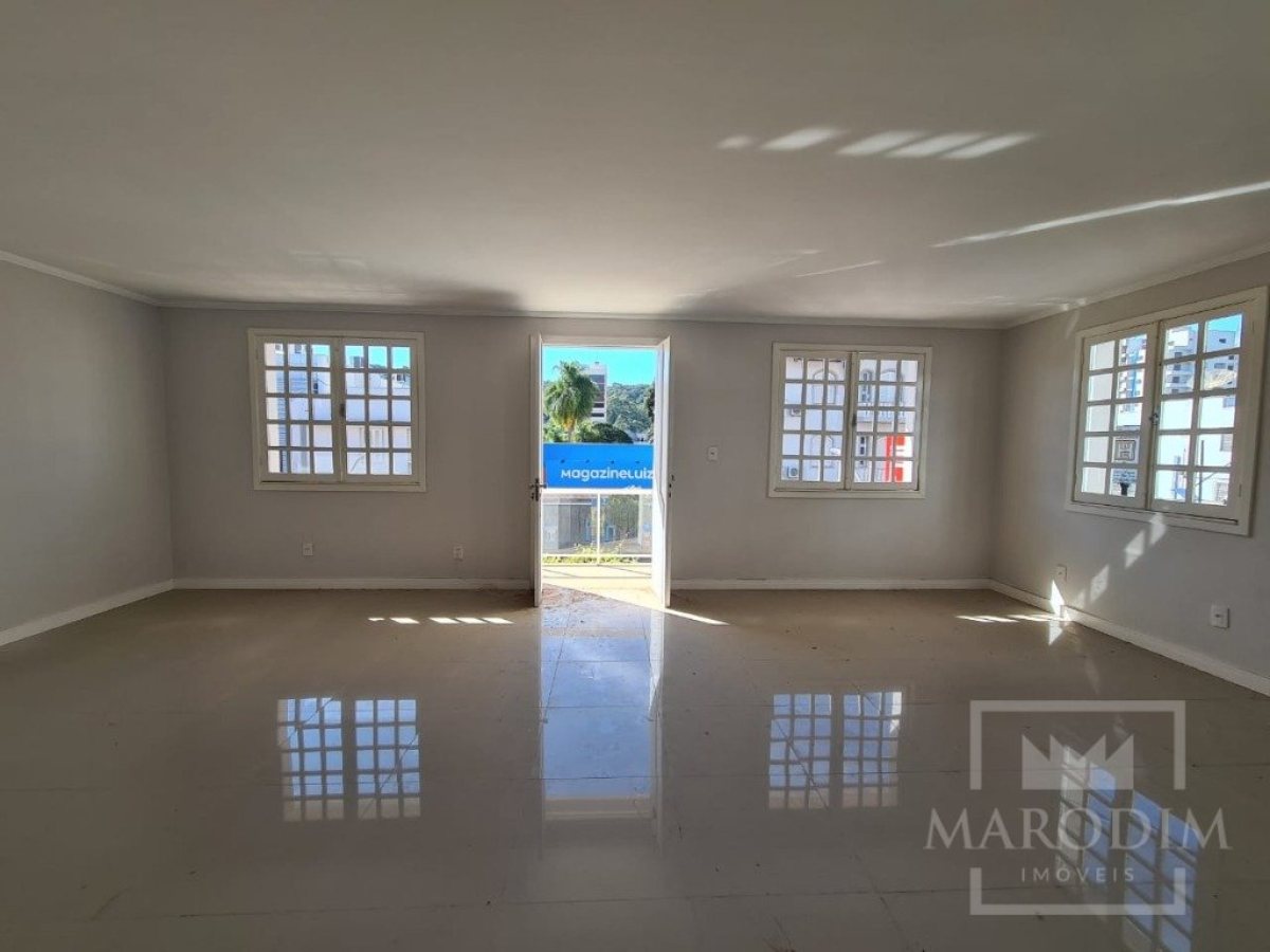 Salas/Conjuntos com 120m², Nao suíte, no bairro Centro em Marau