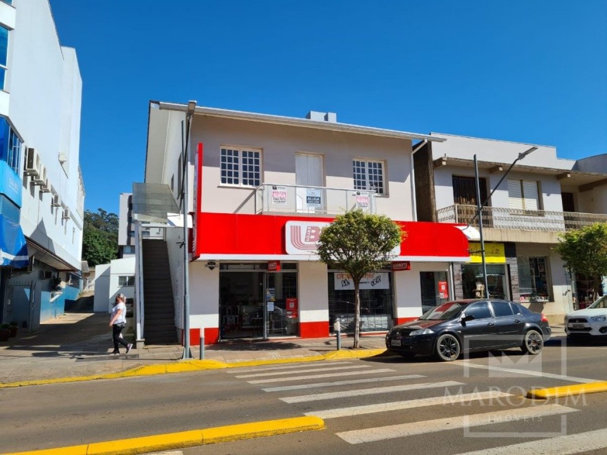 Salas/Conjuntos com 120m², Nao suíte, no bairro Centro em Marau