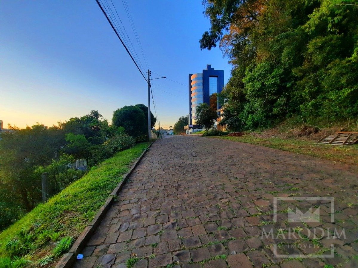 Apartamento com 160m², 3 dormitórios, Nao suíte, 1 vaga, no bairro Centro em Marau