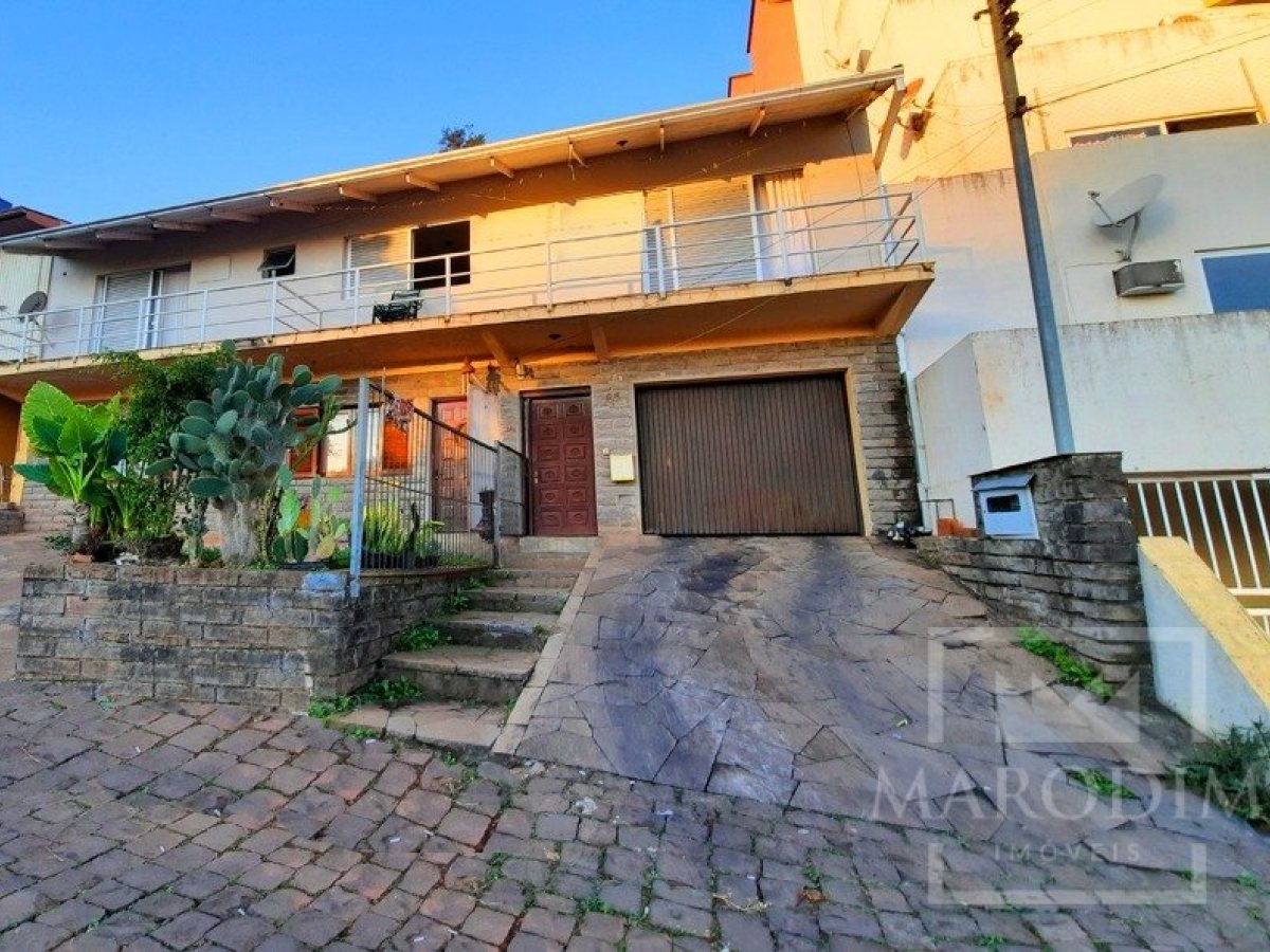 Apartamento com 160m², 3 dormitórios, Nao suíte, 1 vaga, no bairro Centro em Marau