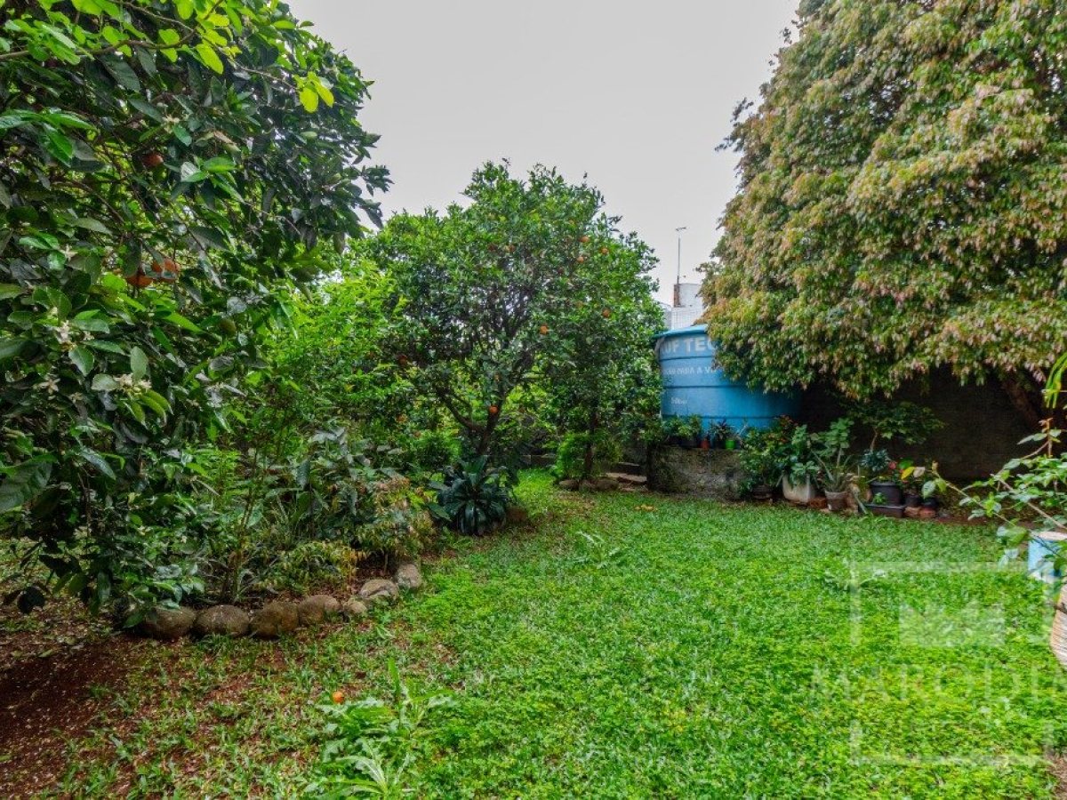 Casa com 250m², 3 dormitórios, Nao suíte, 2 vagas, no bairro Centro em Marau