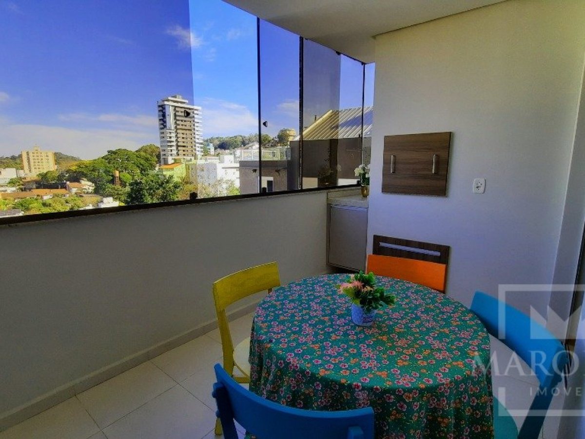 Apartamento com 82m², 2 dormitórios, Sim suíte, 2 vagas, no bairro Centro em Marau