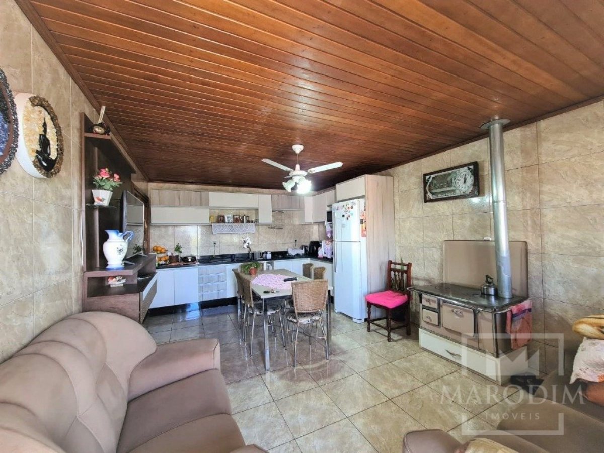 Casa com 153m², 3 dormitórios, Nao suíte, 1 vaga, no bairro Alberto Borella em Marau