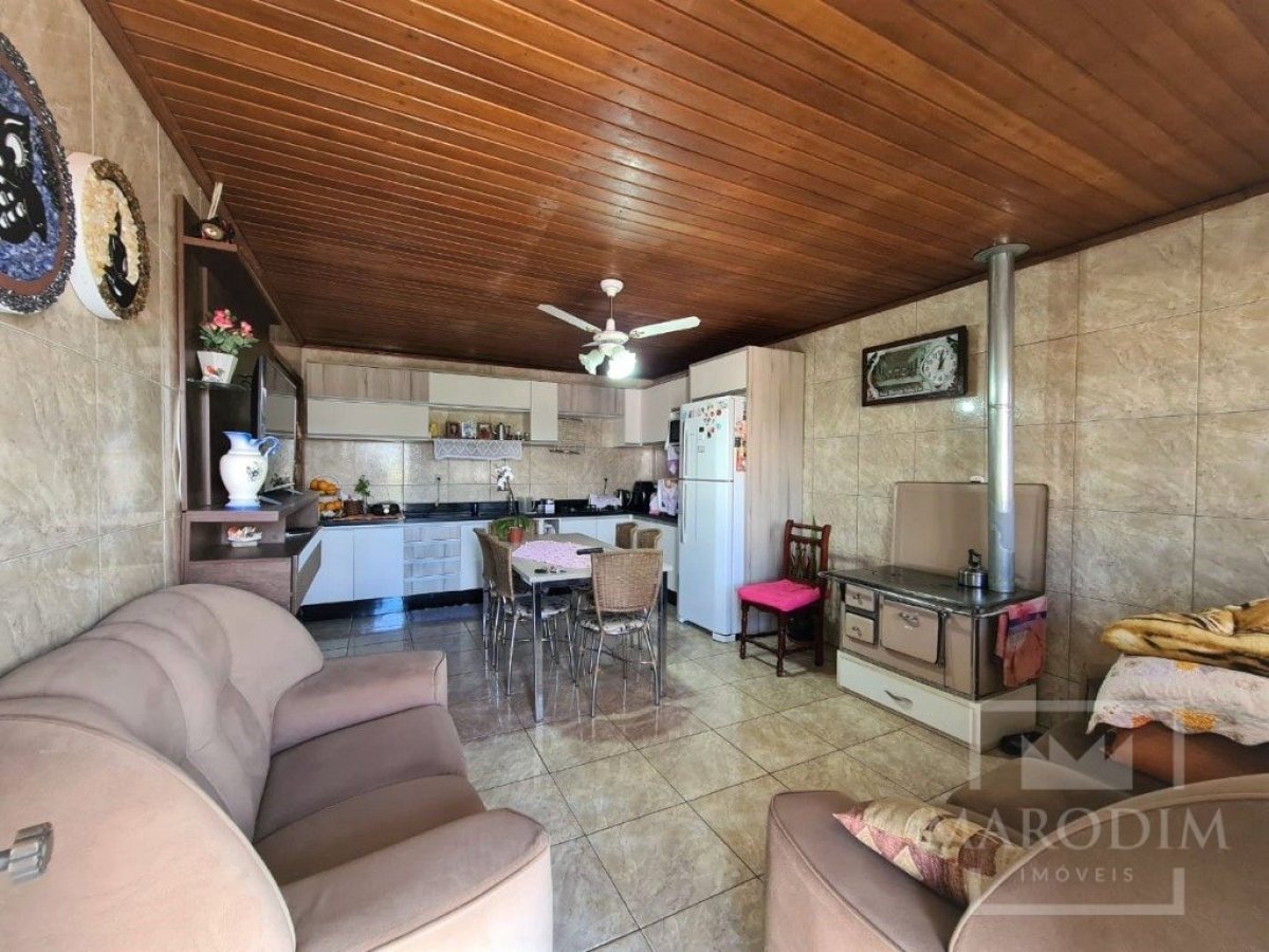 Casa com 153m², 3 dormitórios, Nao suíte, 1 vaga, no bairro Alberto Borella em Marau