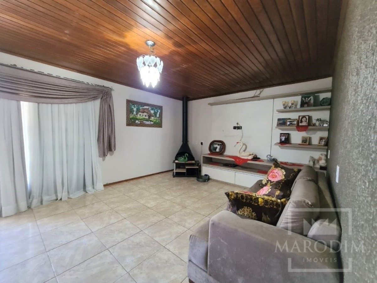 Casa com 153m², 3 dormitórios, Nao suíte, 1 vaga, no bairro Alberto Borella em Marau