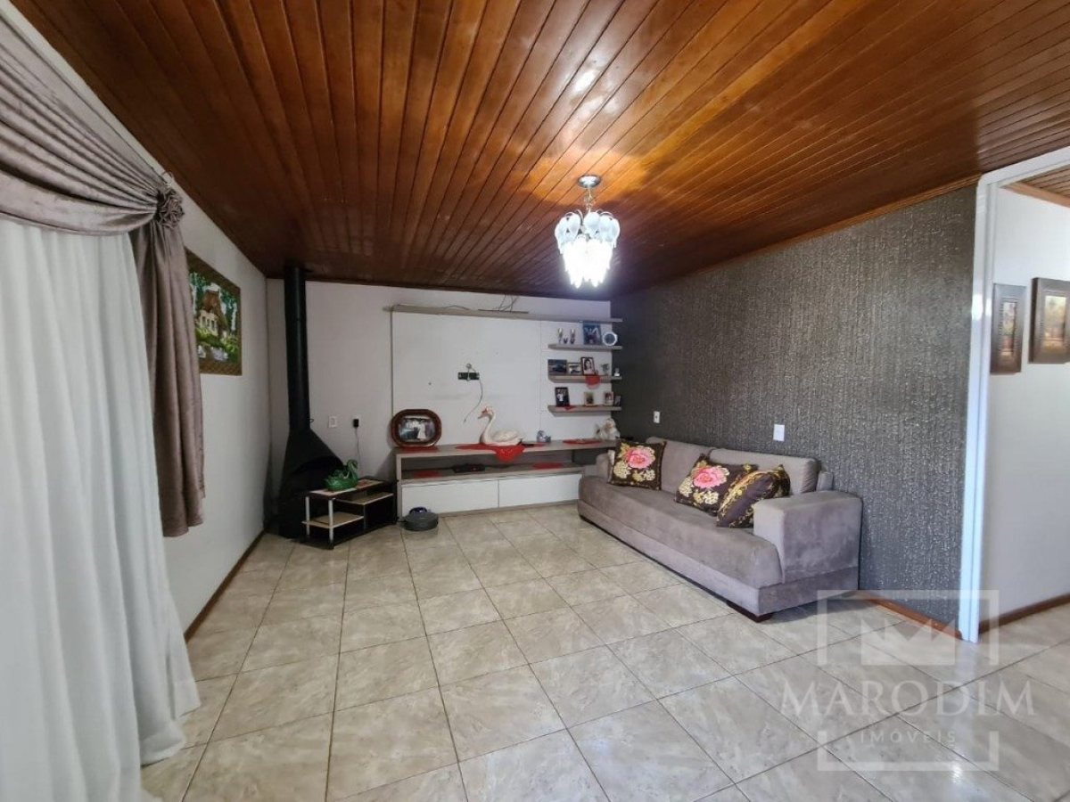 Casa com 153m², 3 dormitórios, Nao suíte, 1 vaga, no bairro Alberto Borella em Marau