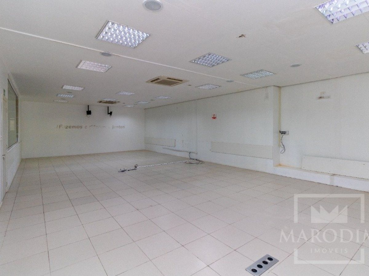 Salas/Conjuntos com 750m², Nao suíte, no bairro Centro em Marau