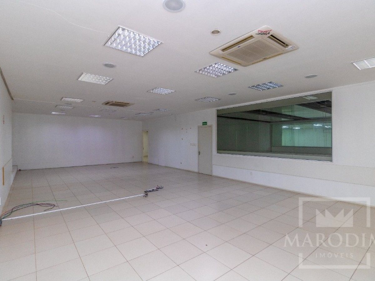 Salas/Conjuntos com 750m², Nao suíte, no bairro Centro em Marau