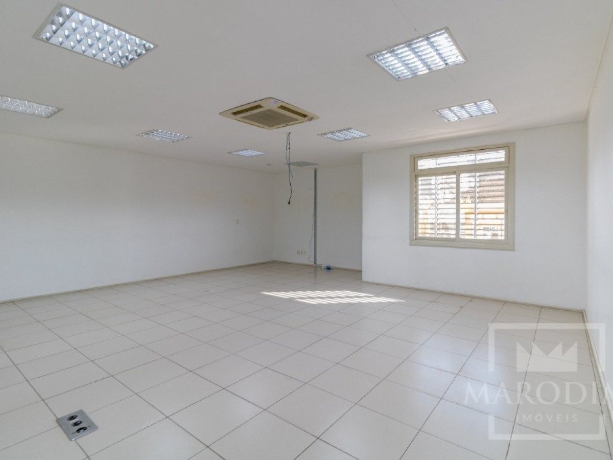 Salas/Conjuntos com 750m², Nao suíte, no bairro Centro em Marau