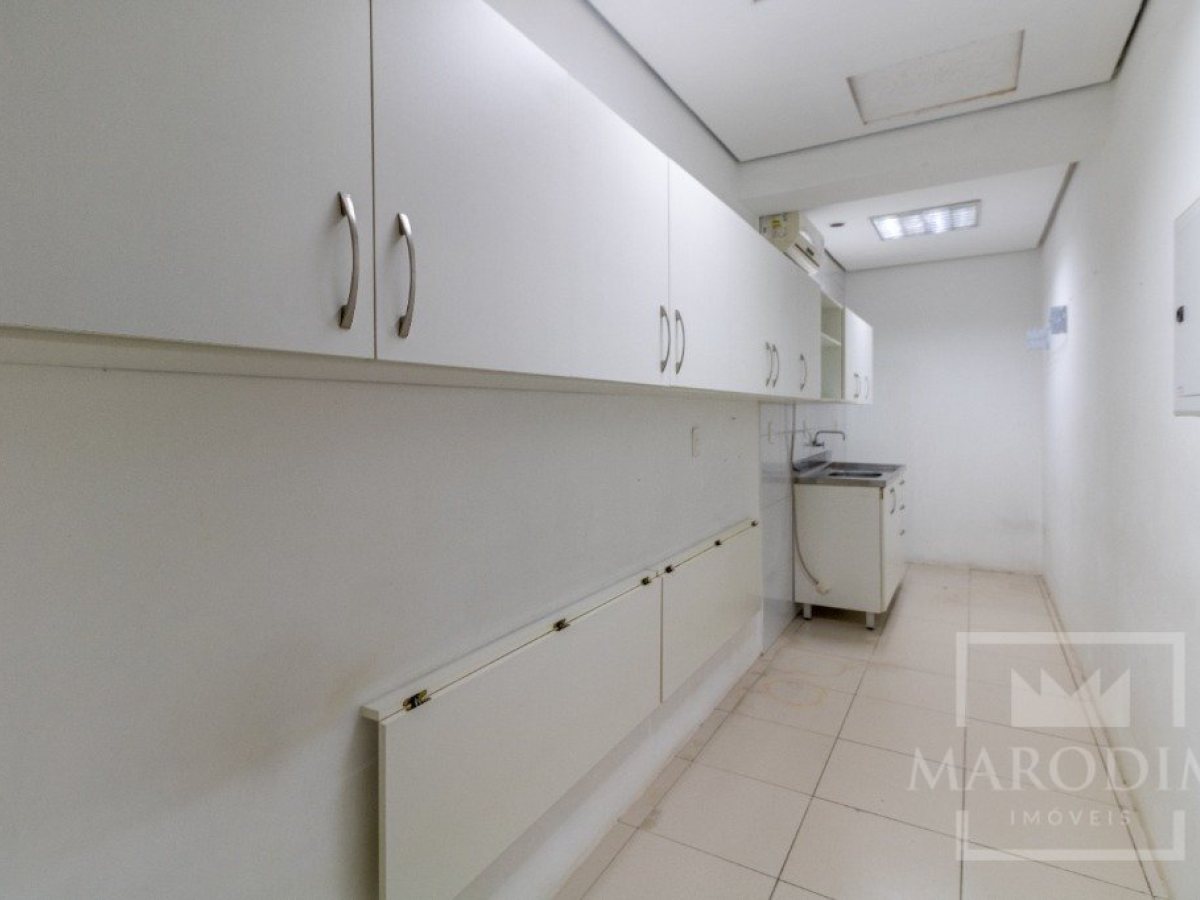 Salas/Conjuntos com 750m², Nao suíte, no bairro Centro em Marau