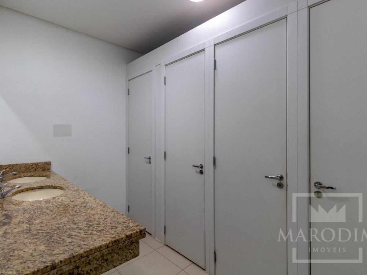 Salas/Conjuntos com 750m², Nao suíte, no bairro Centro em Marau