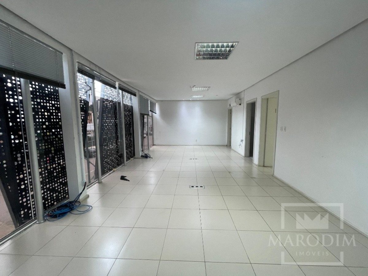 Salas/Conjuntos com 750m², Nao suíte, no bairro Centro em Marau