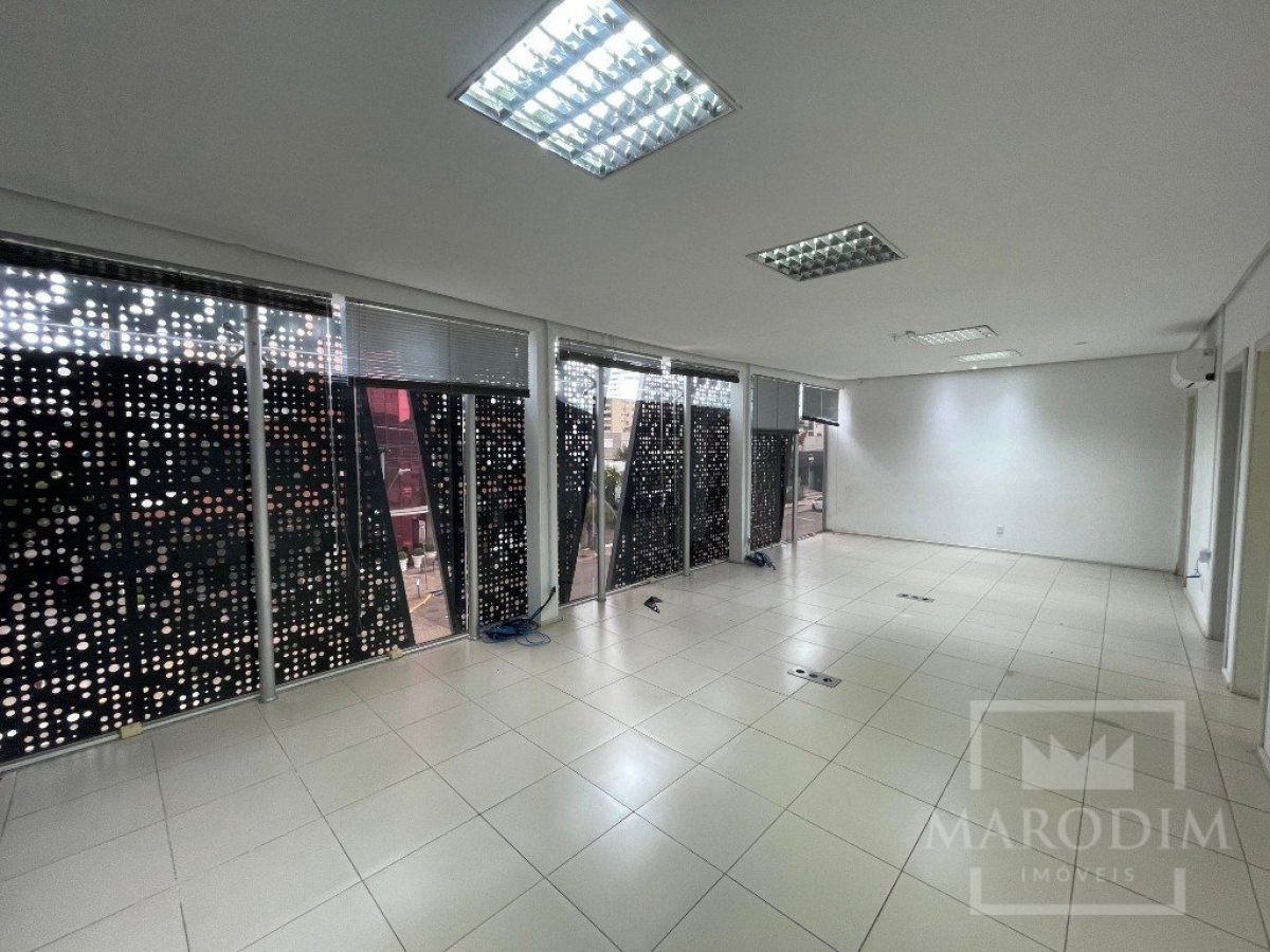 Salas/Conjuntos com 750m², Nao suíte, no bairro Centro em Marau
