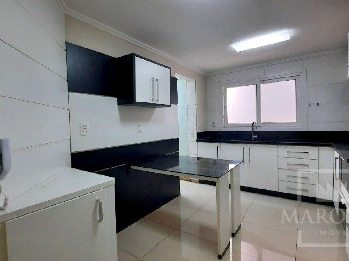 Apartamento com 158m², 3 dormitórios, Sim suíte, 2 vagas, no bairro Centro em Marau