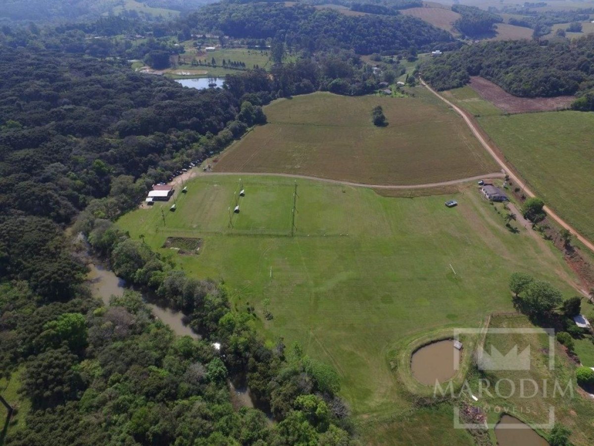 Chácara com 70000m², Nao suíte, no bairro Interior em Marau