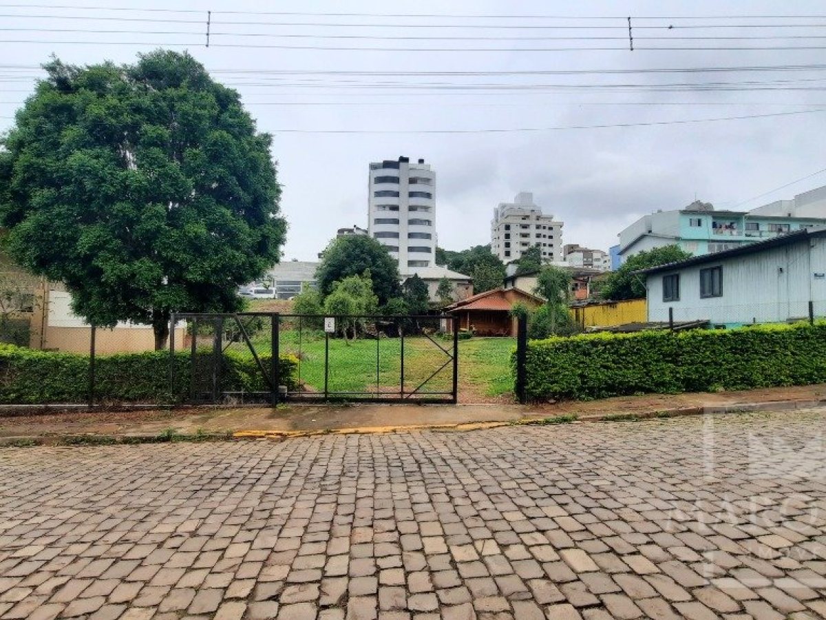 Terreno com 1264m², Nao suíte, no bairro Centro em Marau
