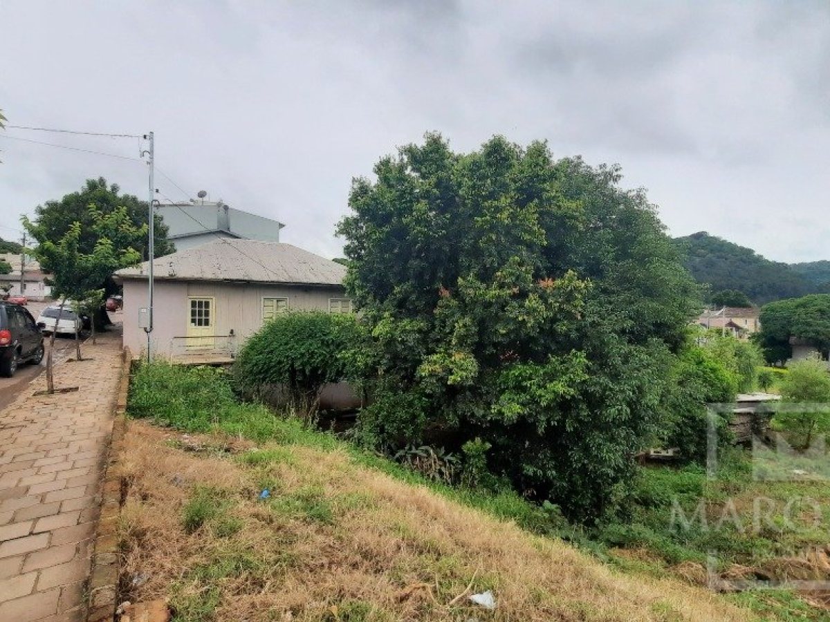 Terreno com 1264m², Nao suíte, no bairro Centro em Marau