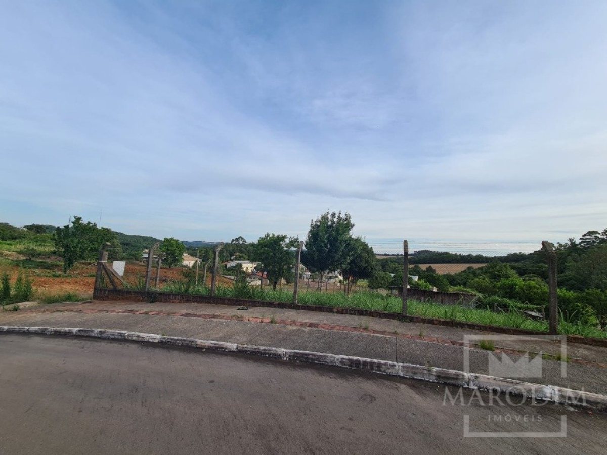 Terreno com 690m², Nao suíte, no bairro Borges de Medeiros em Marau
