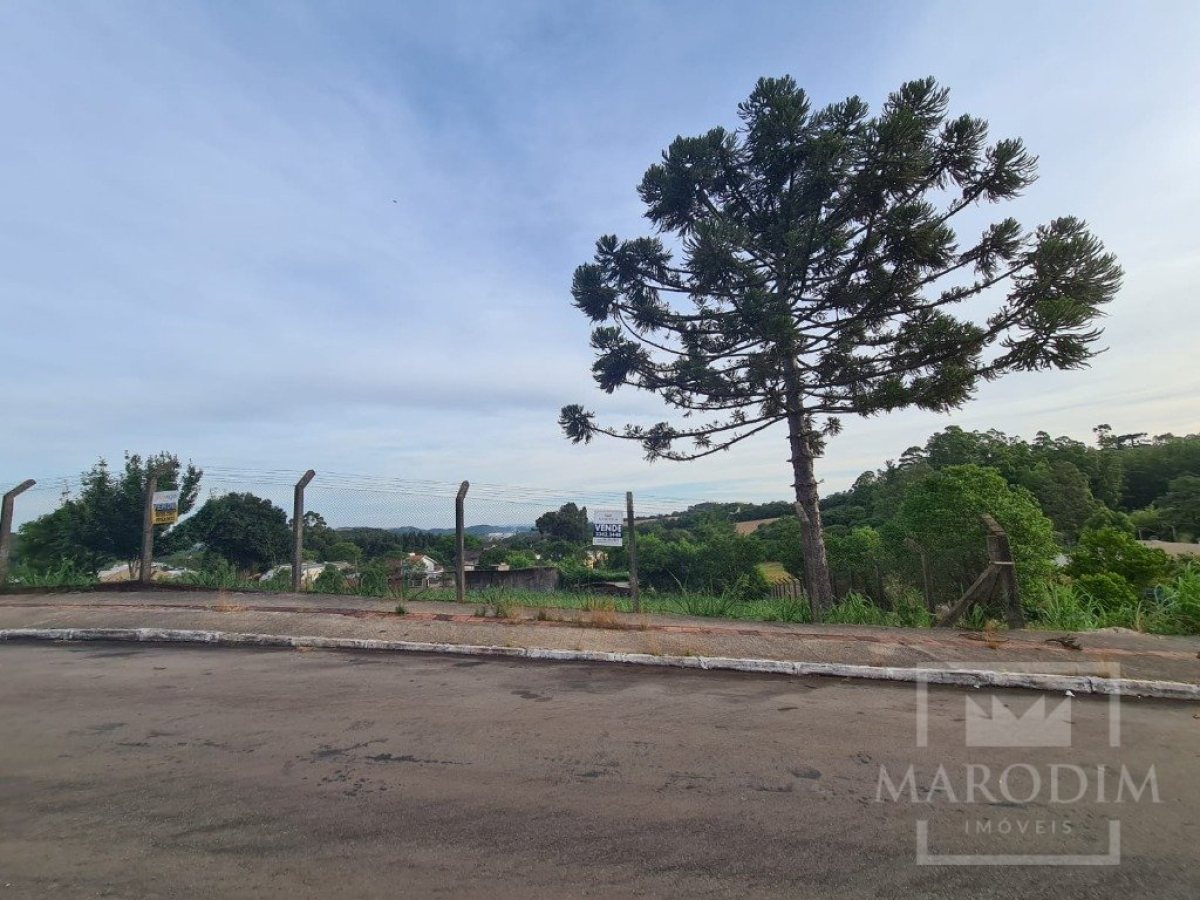 Terreno com 690m², Nao suíte, no bairro Borges de Medeiros em Marau