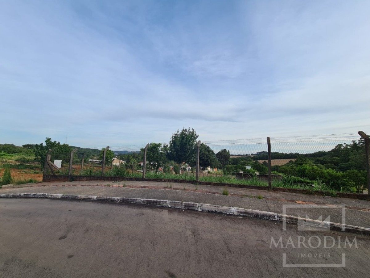 Terreno com 690m², Nao suíte, no bairro Borges de Medeiros em Marau
