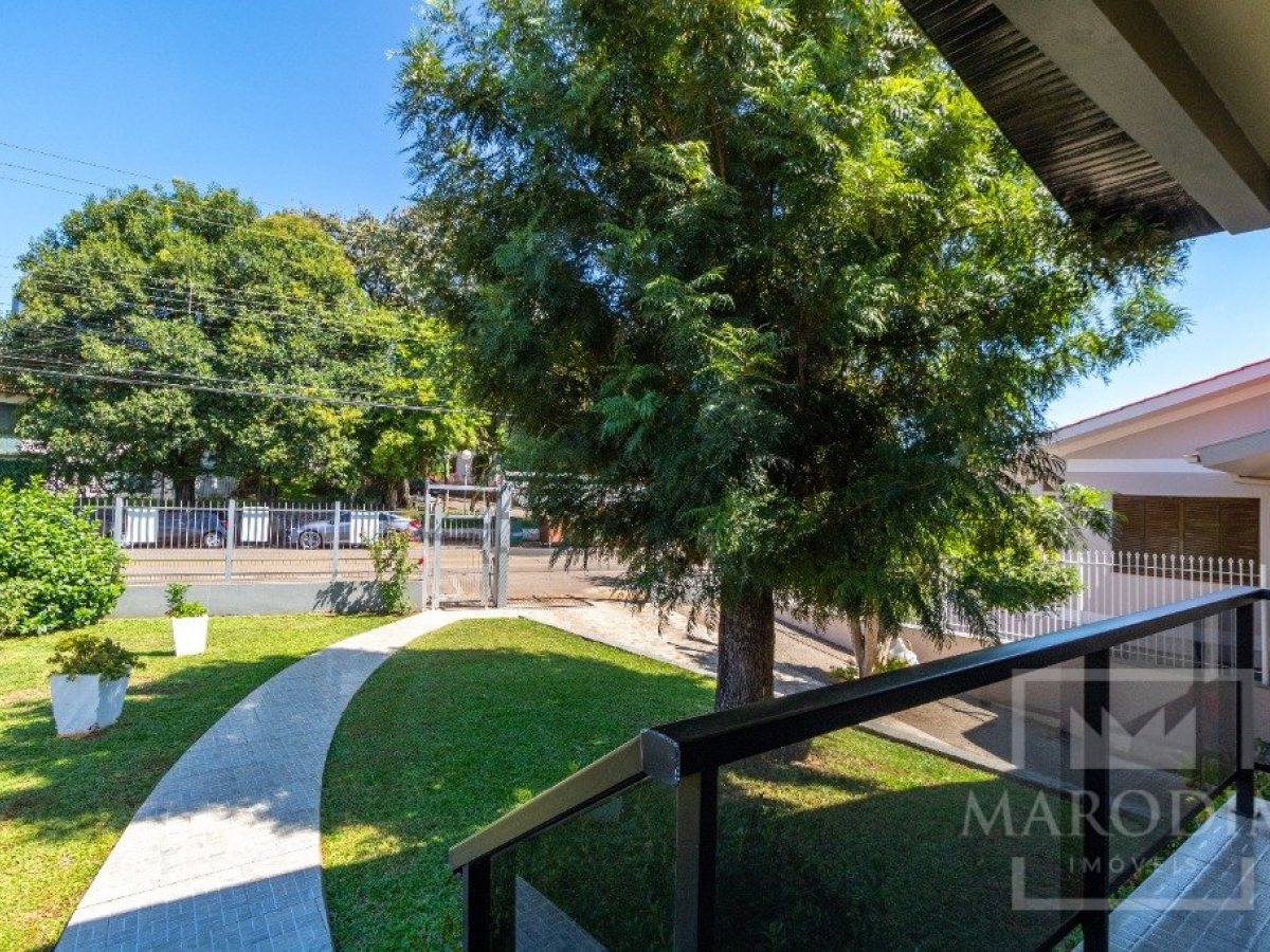 Casa com 191m², 3 dormitórios, Nao suíte, 3 vagas, no bairro Centro em Marau