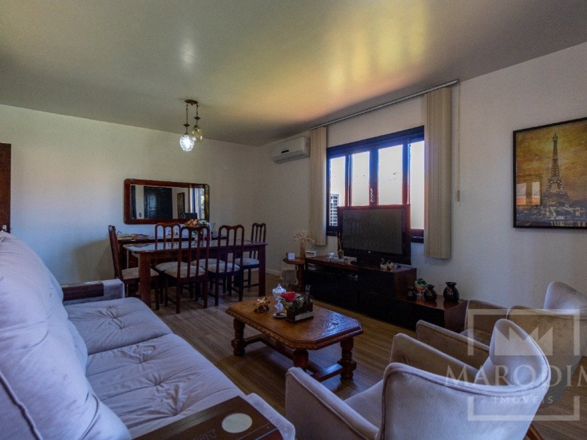 Casa com 191m², 3 dormitórios, Nao suíte, 3 vagas, no bairro Centro em Marau