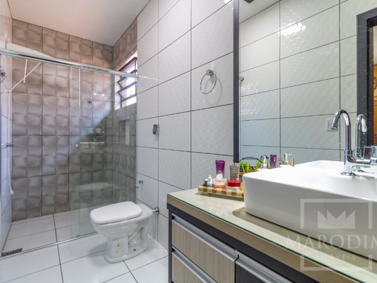 Casa com 191m², 3 dormitórios, Nao suíte, 3 vagas, no bairro Centro em Marau