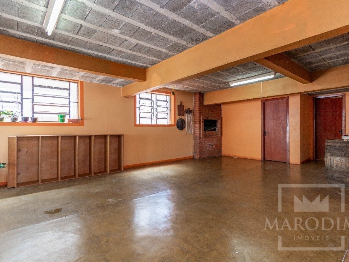 Casa com 191m², 3 dormitórios, Nao suíte, 3 vagas, no bairro Centro em Marau