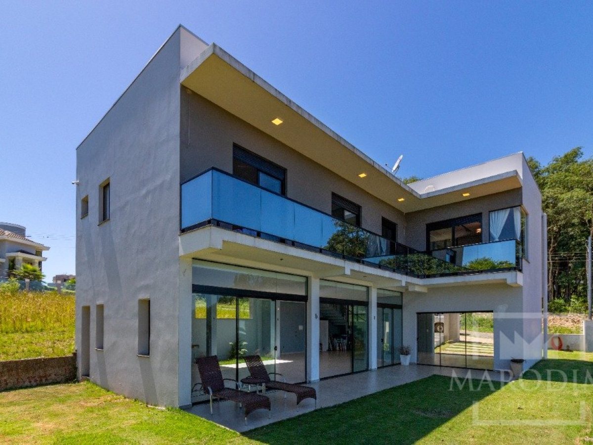 Casa com 269m², 3 dormitórios, Sim suíte, 2 vagas, no bairro Loteamento Santin em Marau