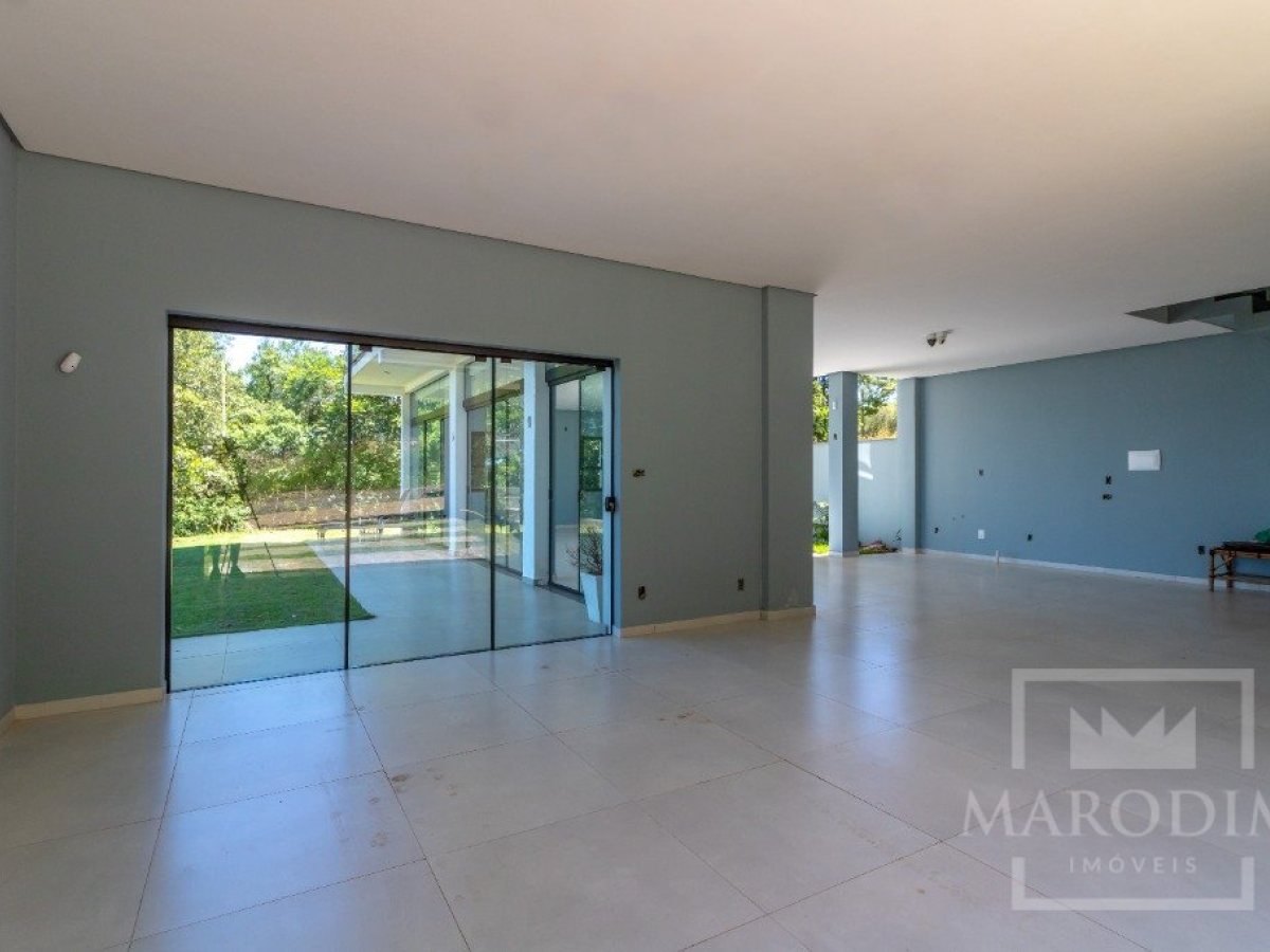 Casa com 269m², 3 dormitórios, Sim suíte, 2 vagas, no bairro Loteamento Santin em Marau