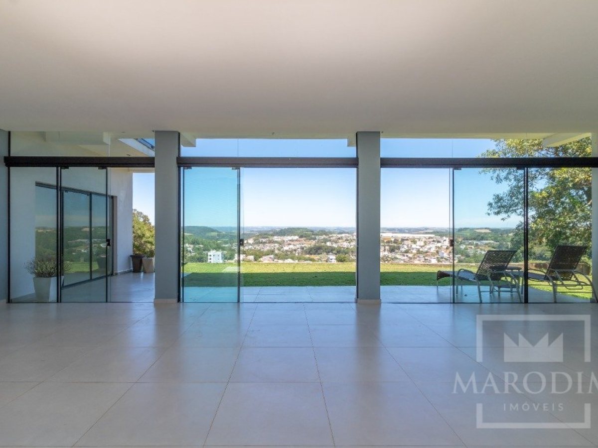 Casa com 269m², 3 dormitórios, Sim suíte, 2 vagas, no bairro Loteamento Santin em Marau