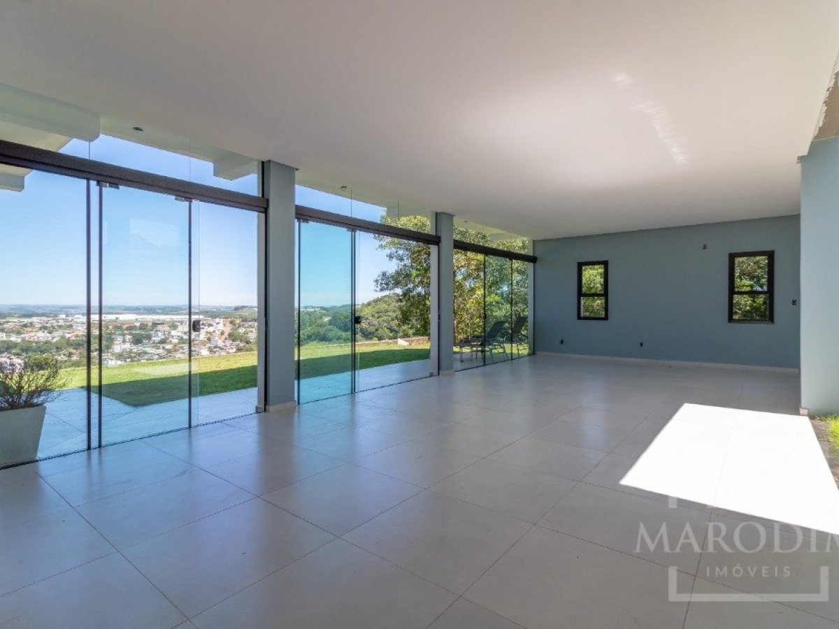 Casa com 269m², 3 dormitórios, Sim suíte, 2 vagas, no bairro Loteamento Santin em Marau