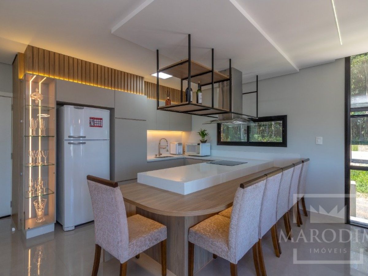 Casa com 269m², 3 dormitórios, Sim suíte, 2 vagas, no bairro Loteamento Santin em Marau