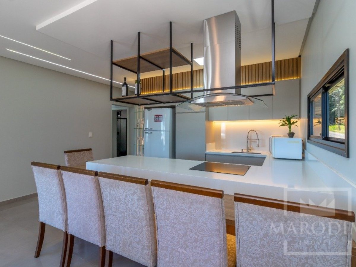 Casa com 269m², 3 dormitórios, Sim suíte, 2 vagas, no bairro Loteamento Santin em Marau