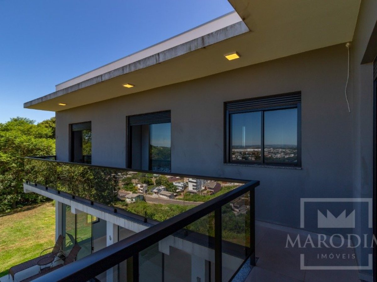 Casa com 269m², 3 dormitórios, Sim suíte, 2 vagas, no bairro Loteamento Santin em Marau