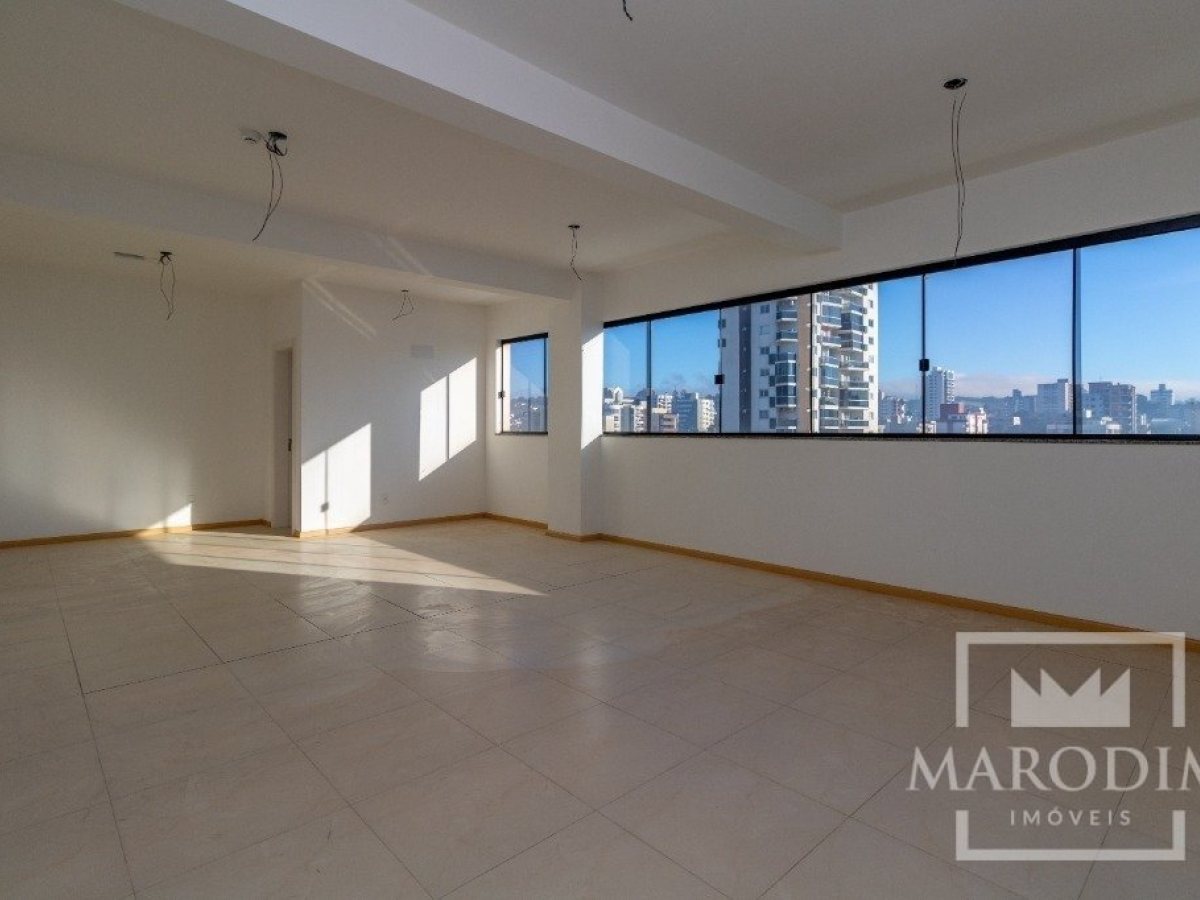 Salas/Conjuntos com 83m², Nao suíte, no bairro Centro em Marau
