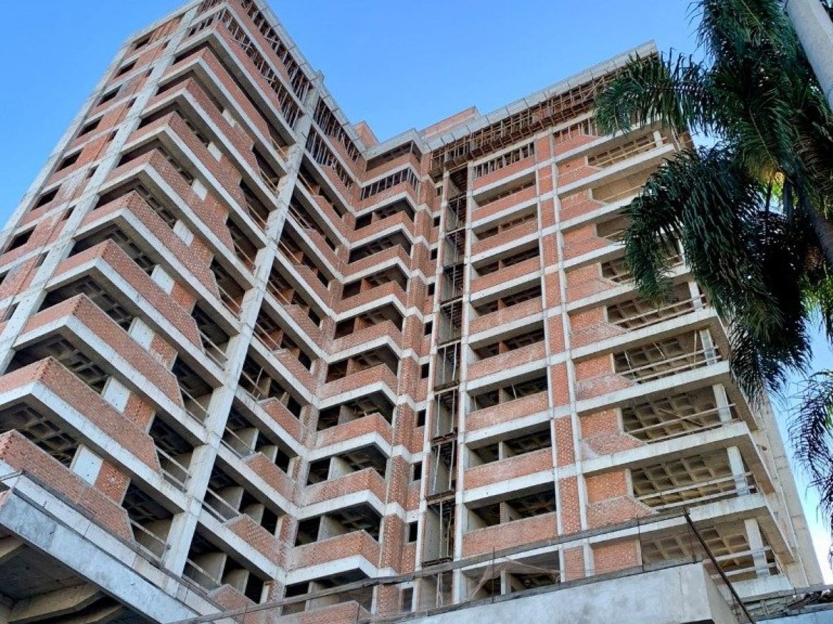 Apartamento com 86m², 2 dormitórios, Sim suíte, 1 vaga, no bairro Centro em Marau