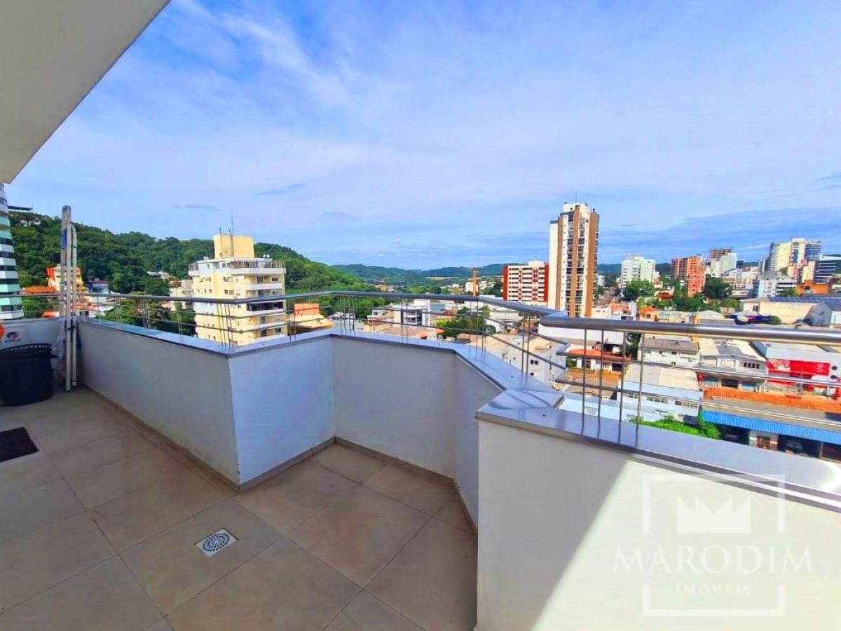 Cobertura com 156m², 3 dormitórios, Nao suíte, 2 vagas, no bairro Centro em Marau