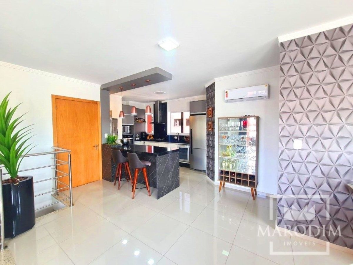 Cobertura com 156m², 3 dormitórios, Nao suíte, 2 vagas, no bairro Centro em Marau