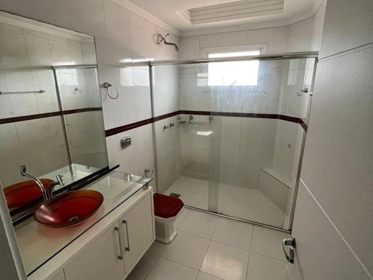 Apartamento com 205m², 3 dormitórios, Sim suíte, 2 vagas, no bairro Loteamento Girardi em Marau