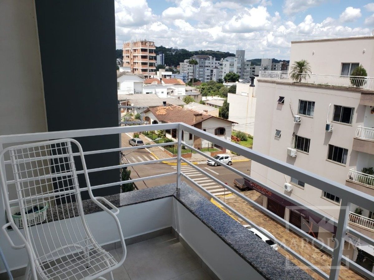 Apartamento com 76m², 2 dormitórios, Nao suíte, 1 vaga, no bairro Centro em Marau