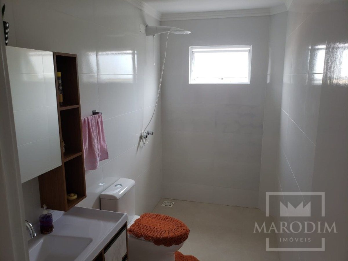 Apartamento com 76m², 2 dormitórios, Nao suíte, 1 vaga, no bairro Centro em Marau