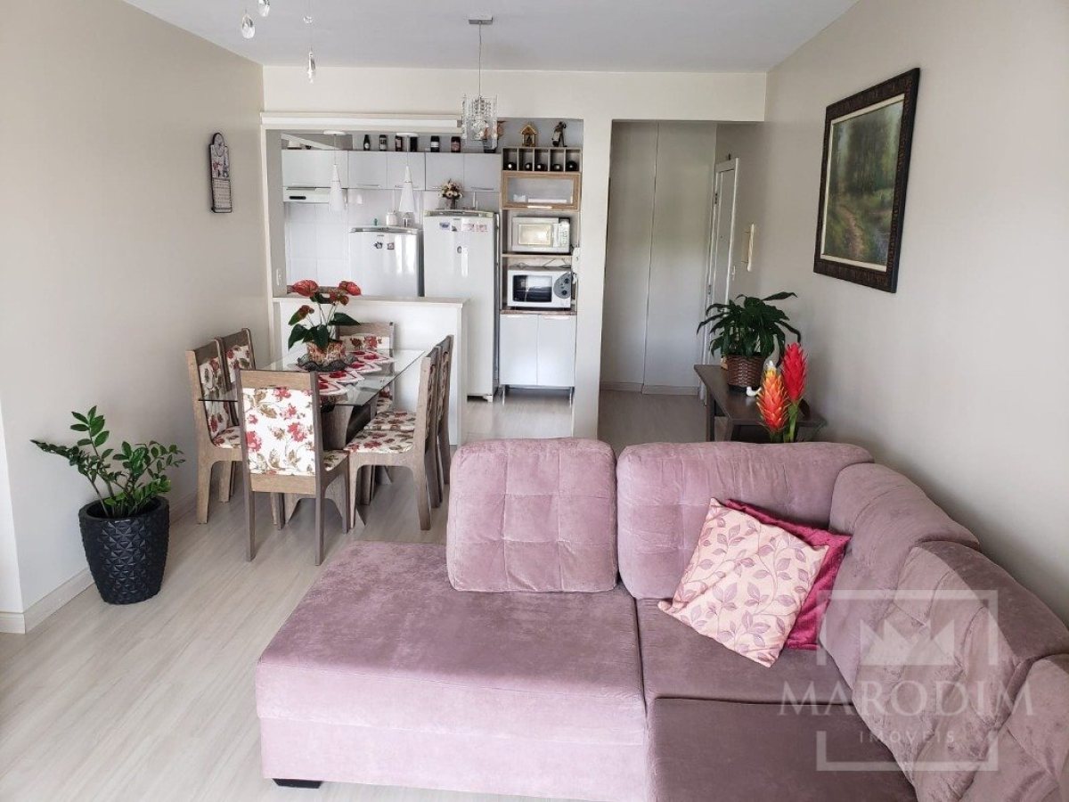 Apartamento com 76m², 2 dormitórios, Nao suíte, 1 vaga, no bairro Centro em Marau