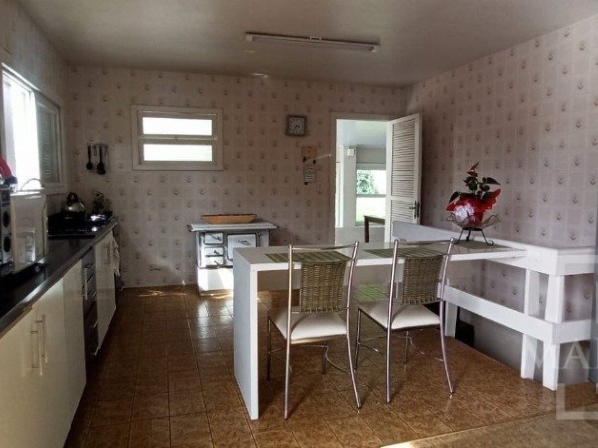 Casa com 261m², 3 dormitórios, Nao suíte, 2 vagas, no bairro Constante Fuga em Marau