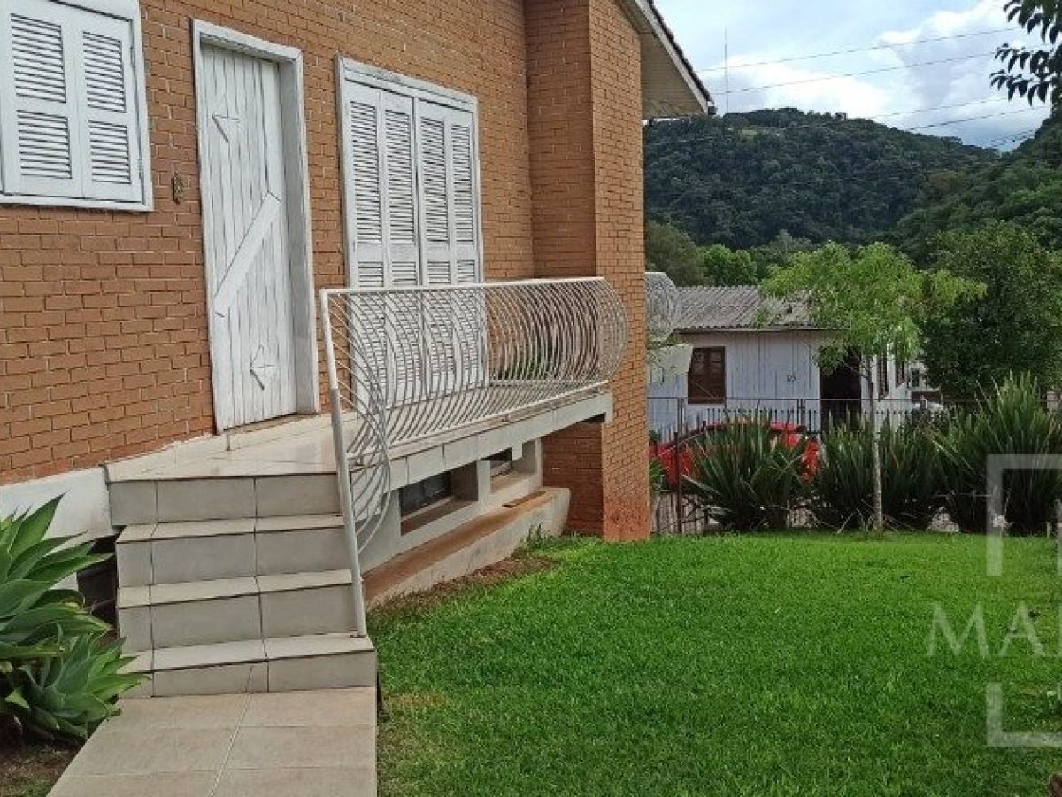 Casa com 261m², 3 dormitórios, Nao suíte, 2 vagas, no bairro Constante Fuga em Marau